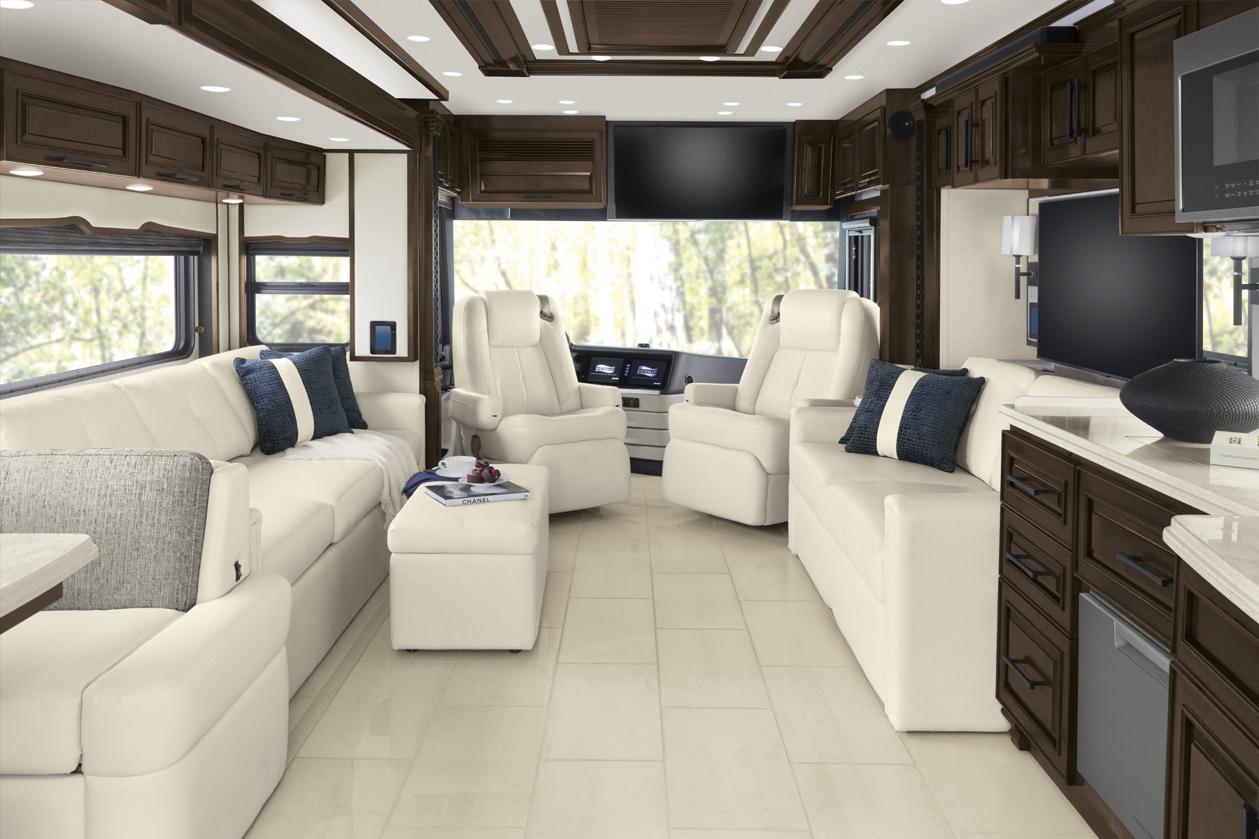 2024 London Aire motor coach gallery Newmar