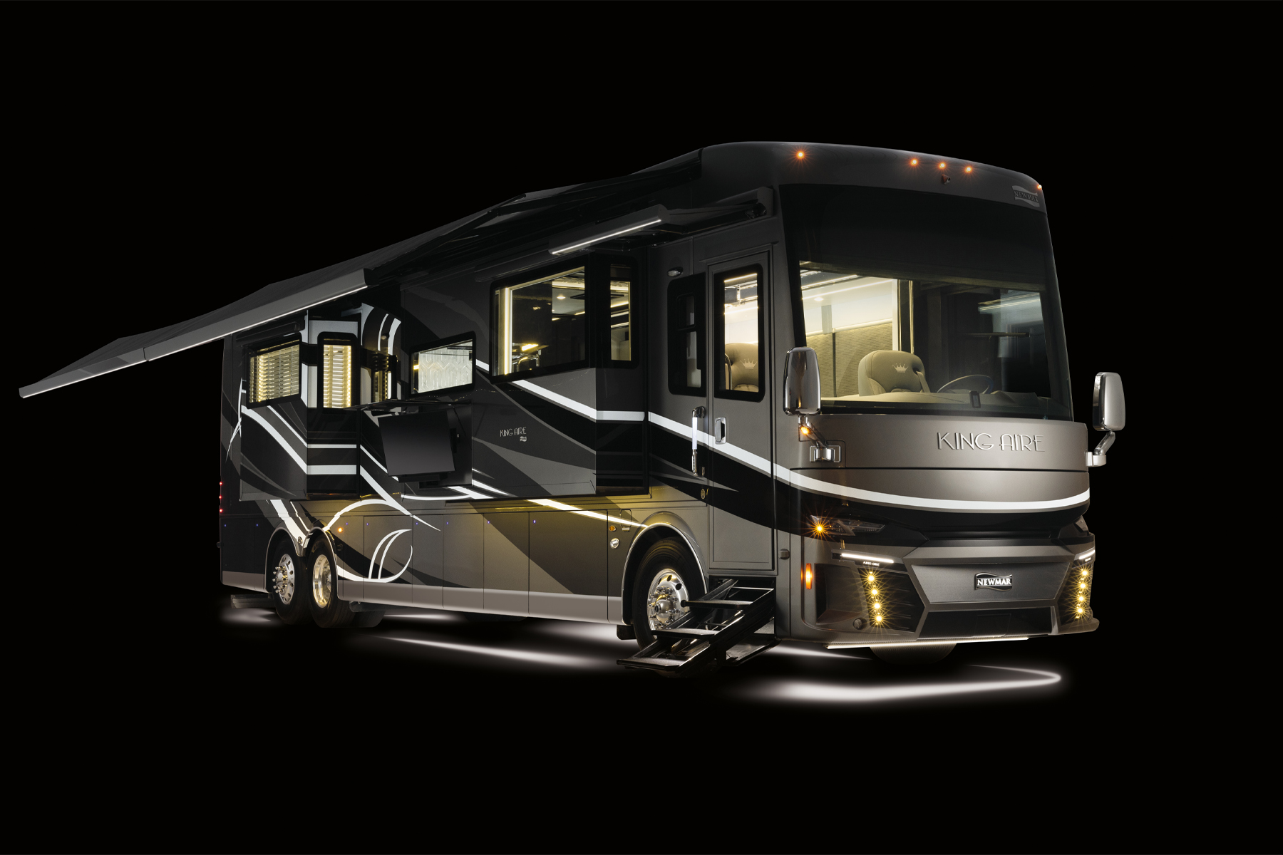2024 King Aire motor coach gallery Newmar