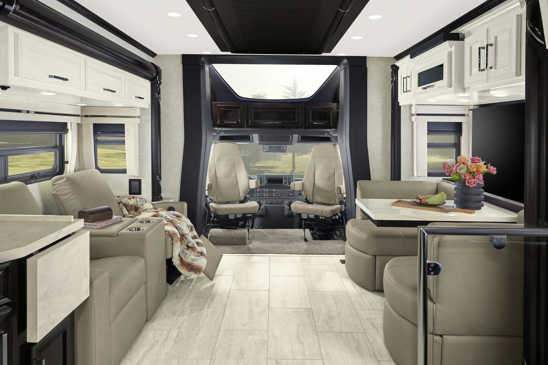 Newmar's 2025 Super Star Luxury Motor coach | Newmar